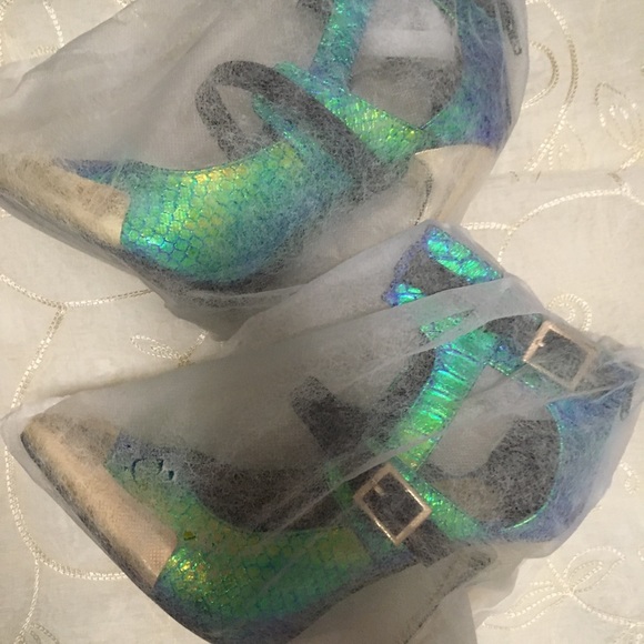 Shoes - Picture 5 of 5